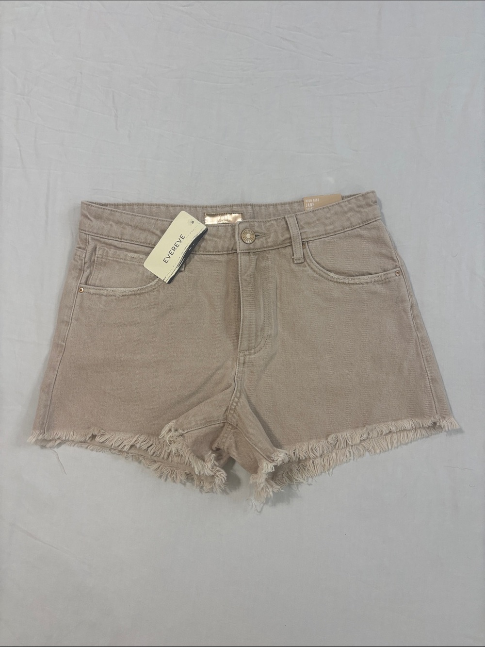 Kut from the Kloth Jane High Rise Shorts in tan